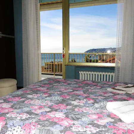 Nobles Sea View * סנרמו