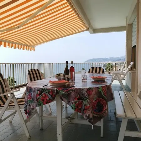 Apartment Nobles Sea View
