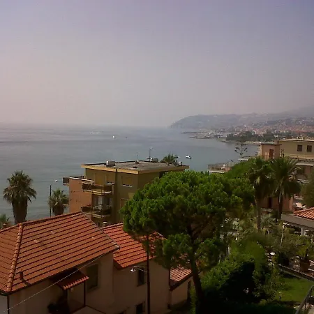 Nobles Sea View דירה *